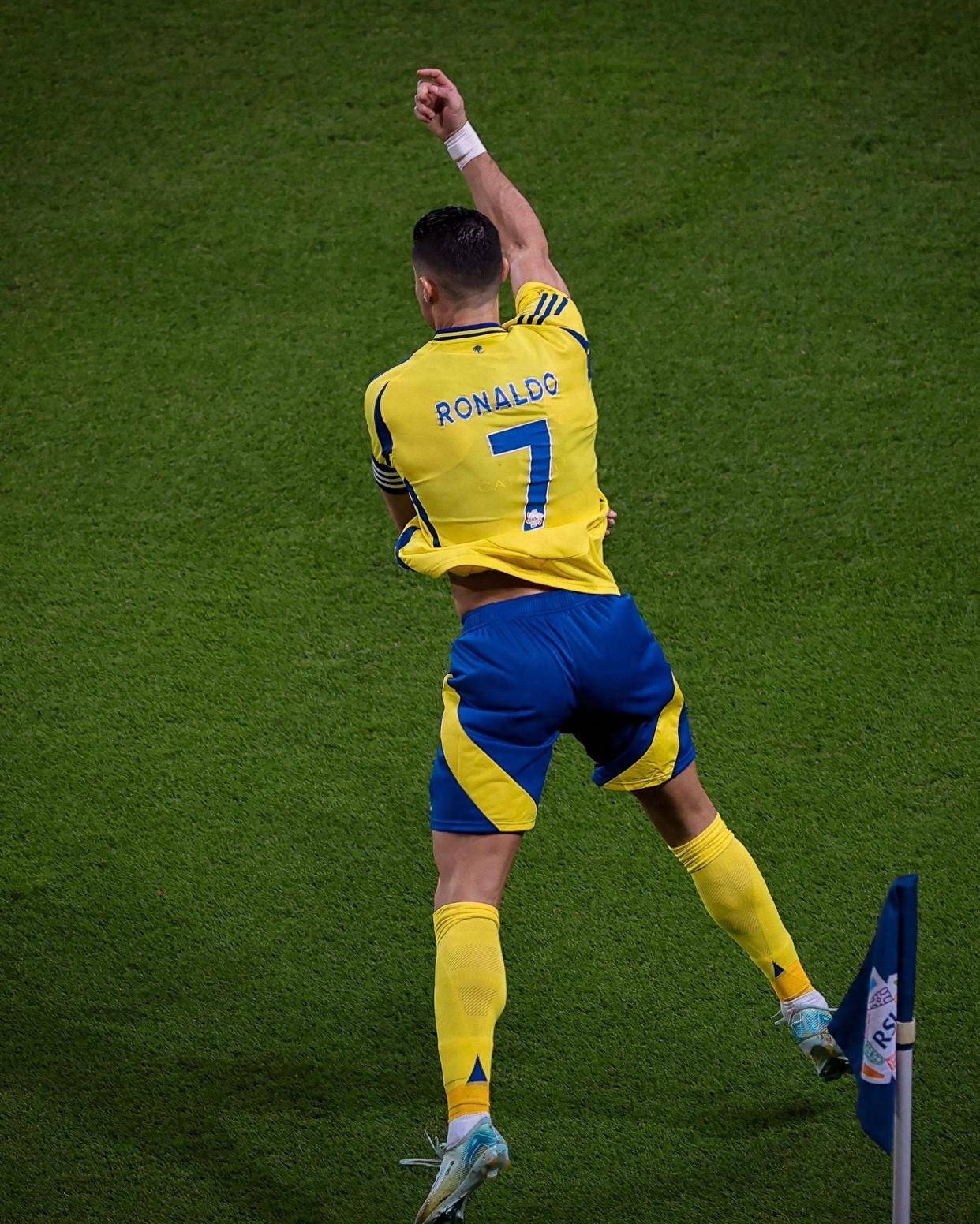 关于C罗连续七场比赛得分超过突破纪录，老鹰挑战极限！的信息